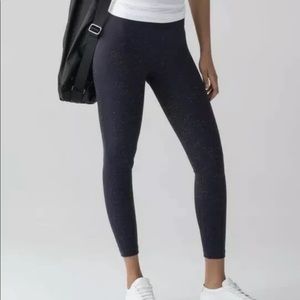 Lululemon Free to Flow Leggings, size 6 in navy/white speckle